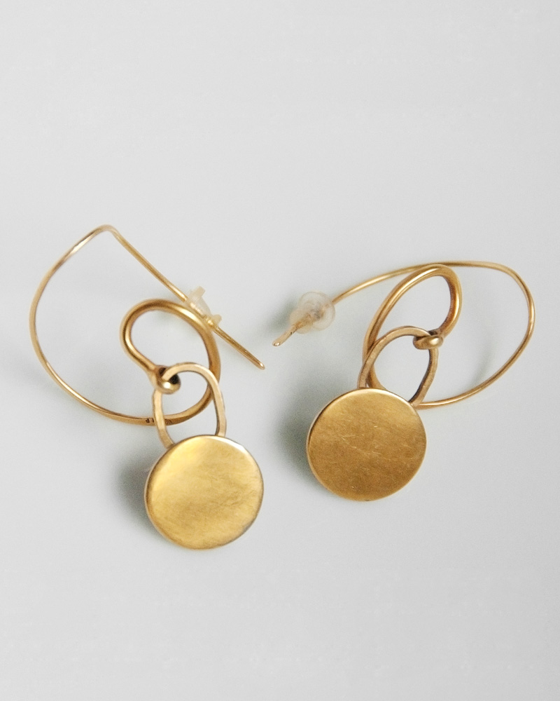 Earrings in gold