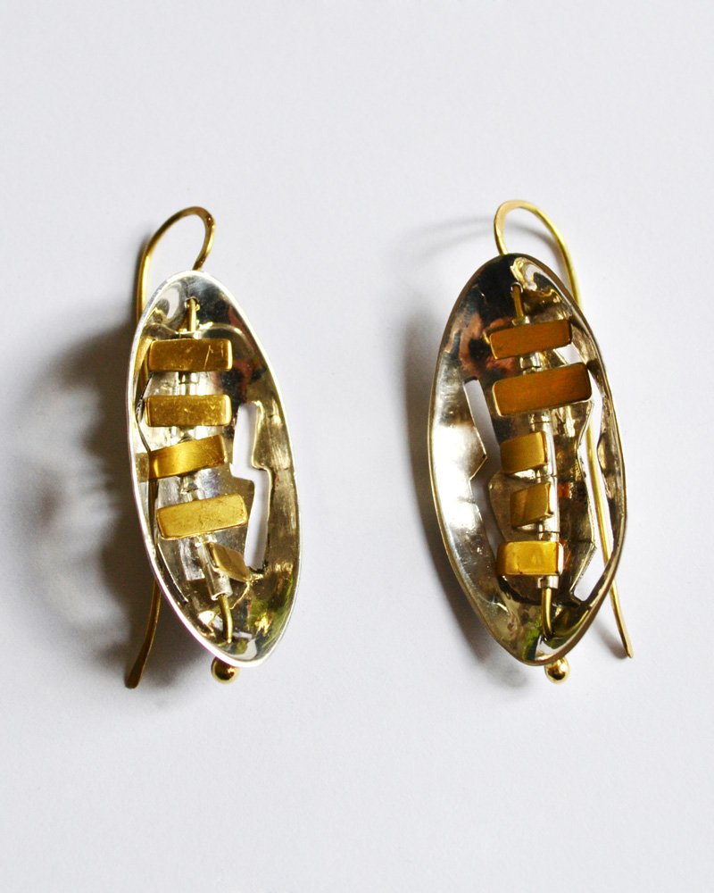 Earrings in gold and silver