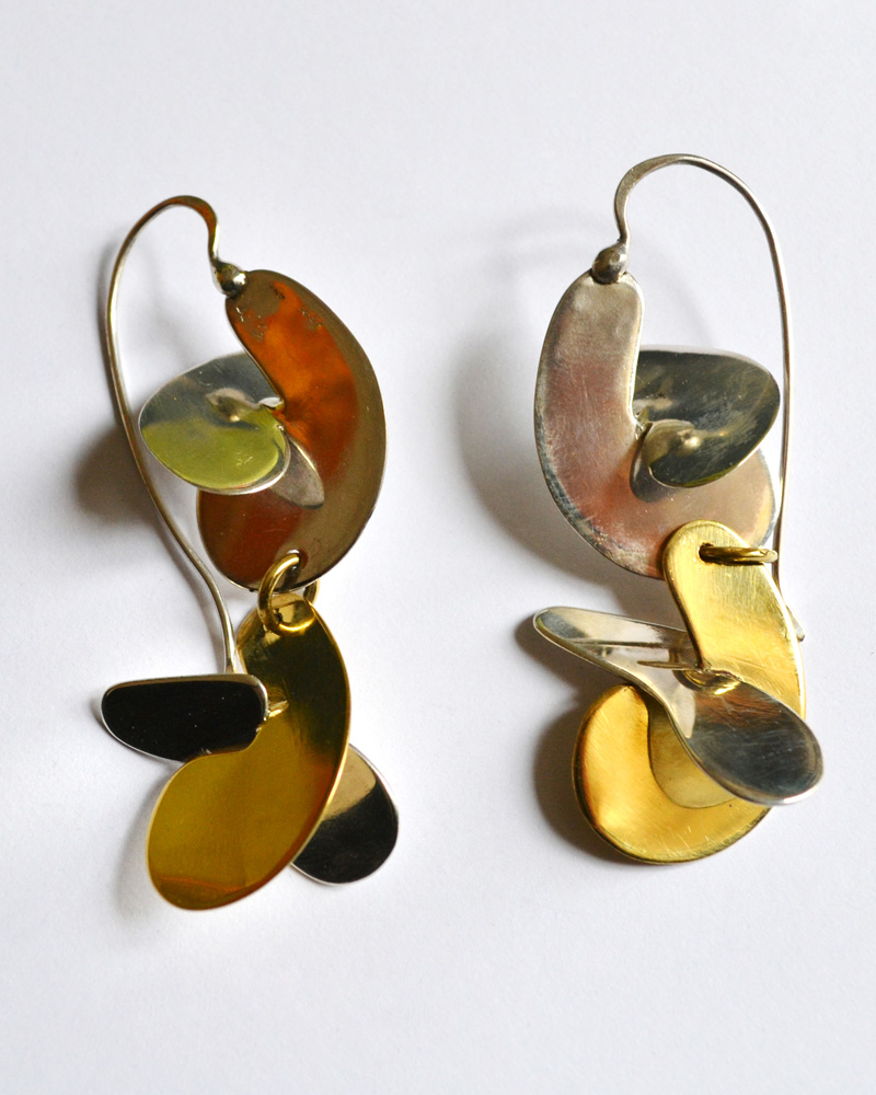 Earrings in silver and bronze