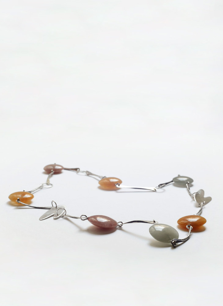 Necklace in silver and agate