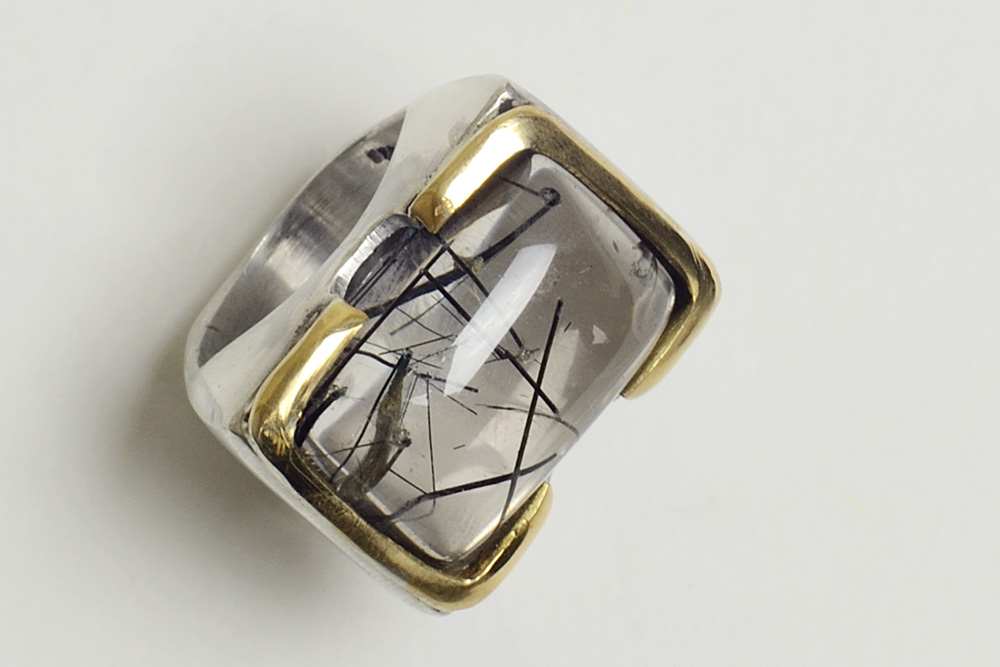 Ring in silver, gold and quartz with inclusions