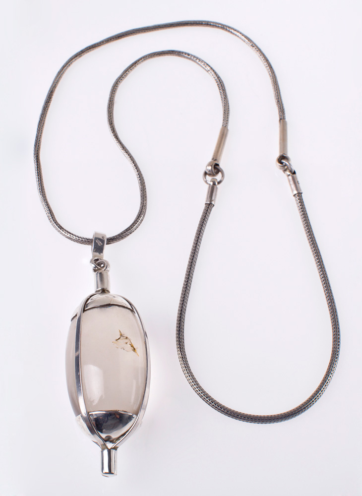 Necklace in silver and crystal