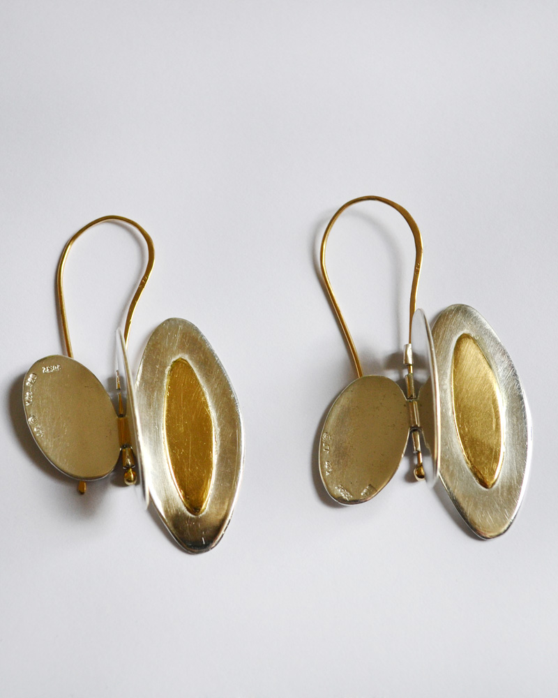 Earrings in gold and silver