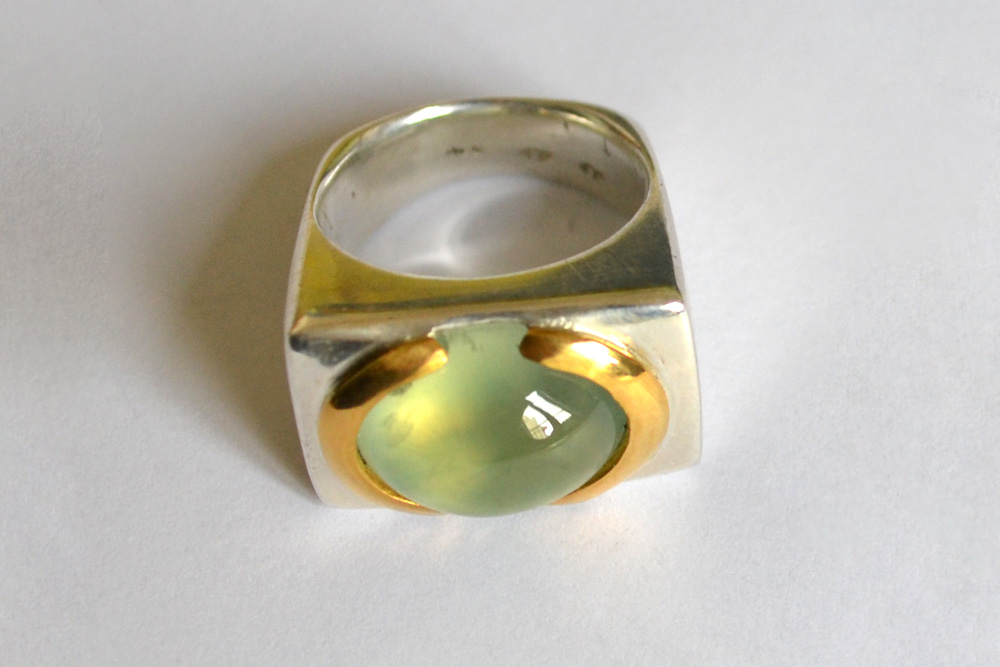 Ring in silver, gold and phrenite