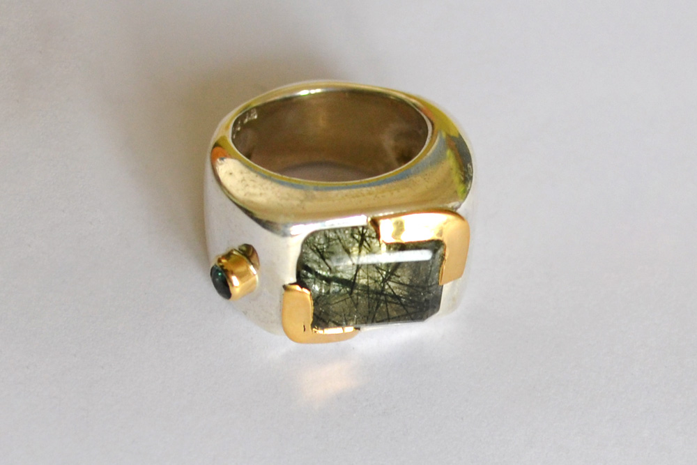 Ring in silver, gold, tourmaline and quartz with inclusions
