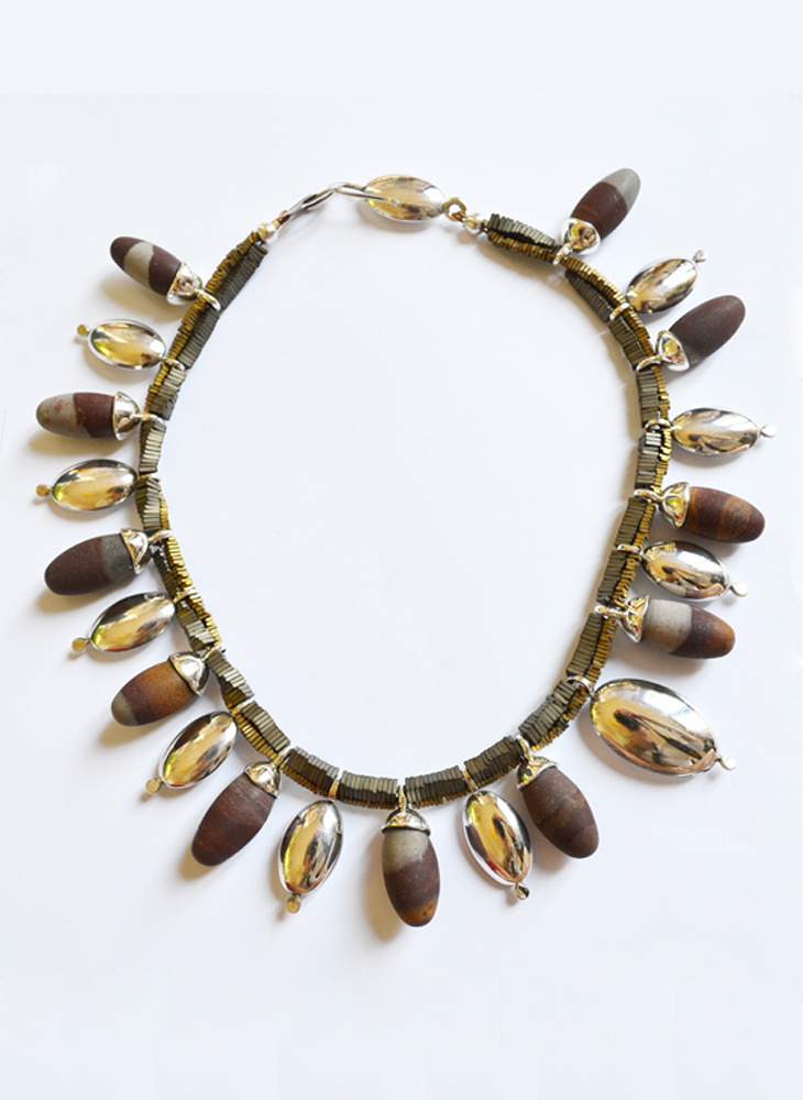 Necklace in silver, hematite and jasper