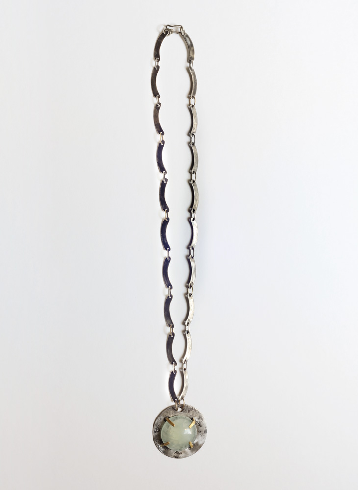 Necklace in silver, gold and phrenite