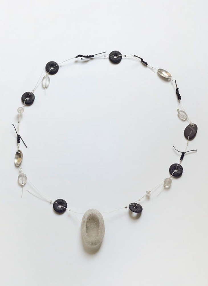 Necklace in silver, lava, pebbles and quartz crystal
